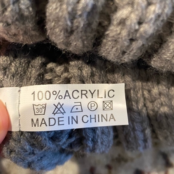 White Knitted Pom Pom Beanie - Picture 4 of 5